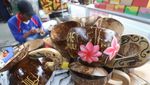 Kerajinan Cangkir Batok Kelapa Buatan Narapidana di Lapas Kediri