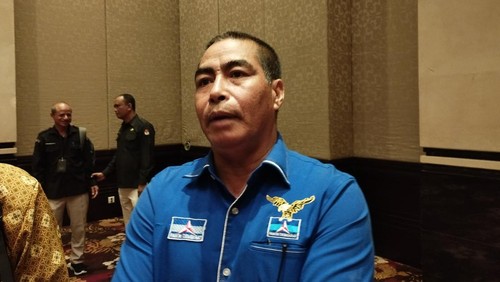 Ketua OKK Partai Demokrat Bali, I Ketut Ridet, saat menghadiri Uji Publik Rancangan Daerah Pemilihan (Dapil) Pemilu 2024 yang digelar KPU Bali, Rabu (18/1/2023). (Foto: Nuranda Indrajaya/detikBali)