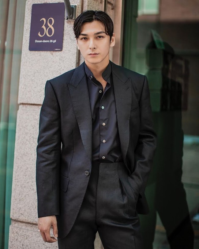 Acara perjodohan Netflix Singles Inferno 2 menjadi tontonan populer di mancanegara. Hal itu membuat sejumlah kontestannya seperti Kim Sejun meraih popularitas. Foto: dok. Instagram @asser__kim