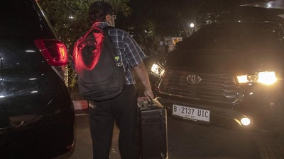 KPK Amankan Sejumlah Koper Usai Geledah DPRD DKI Jakarta