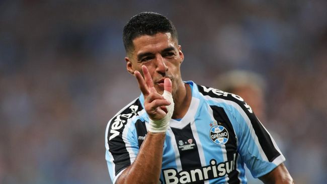 Kariernya Dicap Habis, Luis Suarez Balas Begini