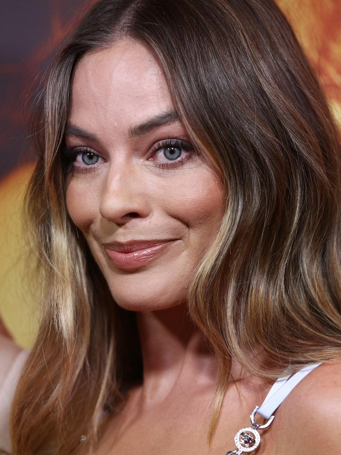 SYDNEY, AUSTRALIA - JANUARY 16: Margot Robbie poses at the Babylon premiere at State Theatre on January 16, 2023 in Sydney, Australia. (Photo by Don Arnold/WireImage)