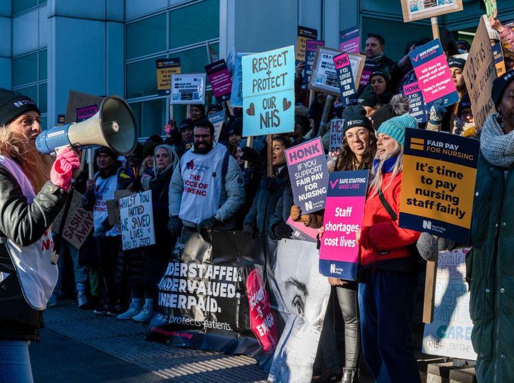 Minta Gaji Lebih Tinggi, Perawat di Inggris Demo Lagi
