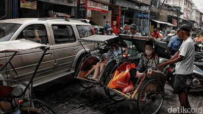 Pasar Teluk Gong Jakut Diserbu Umat Tionghoa Jelang Imlek