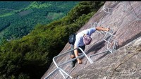 Selain dijadikan tempat berwisata, Bukit Kelam ini juga menjadi tempat favorit bagi para pendaki yang ingin melihat pemandangan dari atas ketinggian.