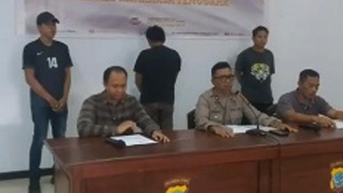Polisi menangkap pelaku pembunuhan TKA asal China di Minahasa Tenggara, Sulut menggunakan ekskavator.