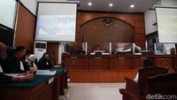 Istri mantan Kadiv Propam Polri Ferdy Sambo itu dituntut 8 tahun penjara.