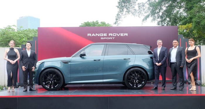Range Rover Sport Hybrid resmi meluncur di Indonesia.