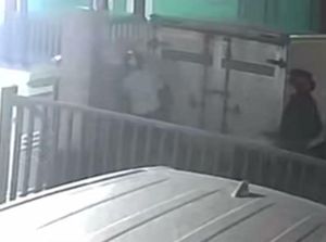 2 Pria Curi Mobil Box Pedagang Bumbu Masak di Deli Serdang