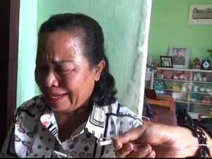 Pecah Tangis Keluarga Yosua Usai Tuntutan Sambo Cs Tak Sesuai Harapan