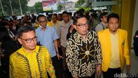 Cerita Batik Iron Man Yang Dipakai Ridwan Kamil Saat Gabung Golkar