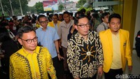 Ridwan Kamil tiba di DPP Golkar, Jalan Anggrek Nelly Murni, Jakarta Barat, terkait bergabungnya ke Golkar, Rabu (18/1/2023).