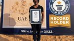 Foto: Lukisan Pasir Raksasa di Pasir Pantai Dubai