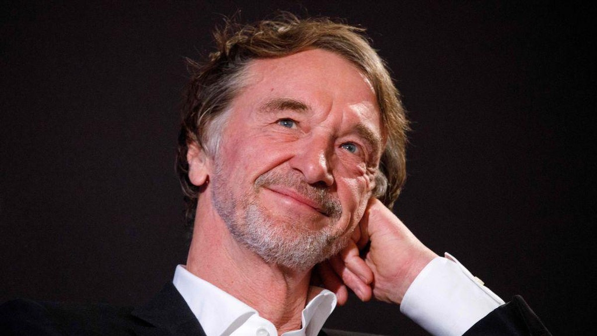 Pemilik baru MU, Sir Jim Ratcliffe. (Foto: AFP via Getty Images/TOLGA AKMEN)