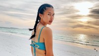Potret seksi Soraya Rasyid yang dikenal banyak orang usai membintangi sinetron Preman Pensiun. (Foto: dok Instagram)