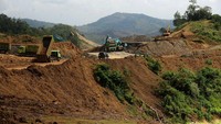 PT Hutama Karya (Persero) menargetkan pembangunan Tol Sibanceh sepanjang 74,2 kilometer yang terdiri dari enam seksi itu selesai pada akhir 2023.