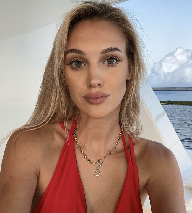 Pada Desember, Veronika memposting foto dan mengungkapkan rasa cintanya untuk sang kekasih. Foto: dok. Instagram