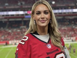 Foto: Pacar Baru Tom Brady, Model Cantik yang Dikira Robot Manusia