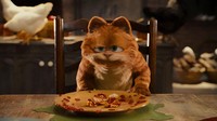 Garfield digambarkan sangat suka makan lasagna hangat yang baru saja dipanggang. Ia menyukai paduan pasta, keju, dan daging ini.  