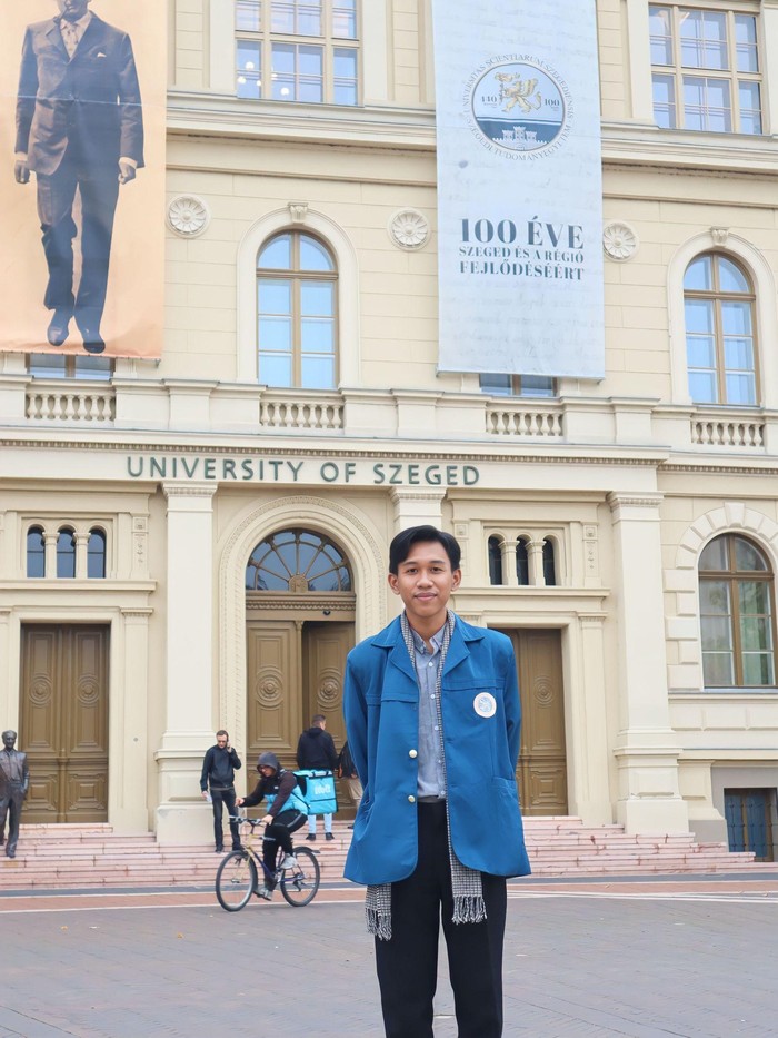 Alfi, Mahasiswa Unair