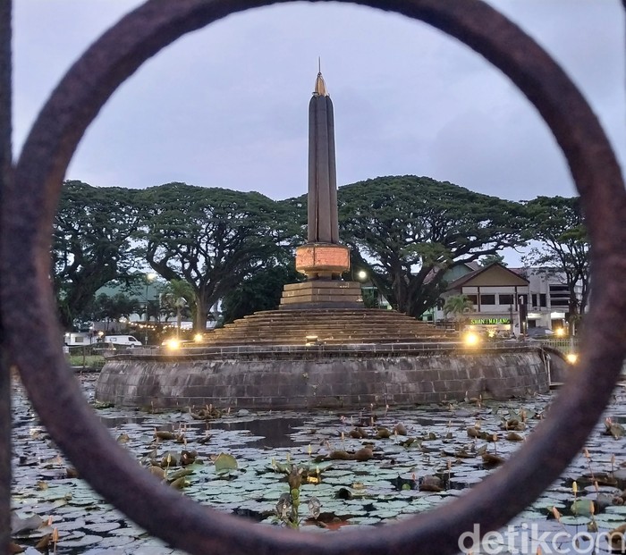 alun-alun tugu kota malang