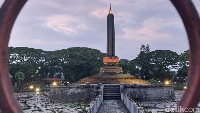 alun-alun tugu kota malang