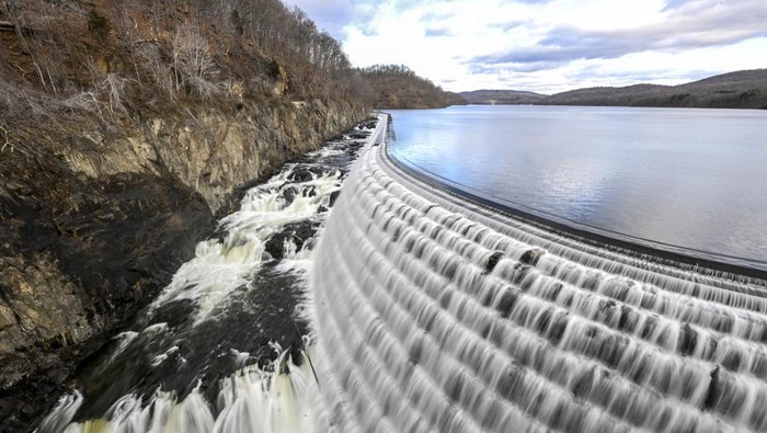 NEW YORK CITY, UNITED STATES - JANUARY 18: A view of the Croton Gorge Park, a 97-acre property at the base of the Croton Dam in New York City, United States on January 18, 2023. Built to supply New York City with water, it was the first large masonry dam in the United States. The Croton Reservoir has a capacity of about 34 billion gallons of water with a watershed covering 177 square miles. (Photo by Fatih Aktas/Anadolu Agency via Getty Images)