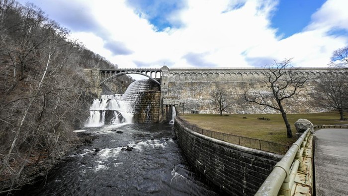 NEW YORK CITY, UNITED STATES - JANUARY 18: A view of the Croton Gorge Park, a 97-acre property at the base of the Croton Dam in New York City, United States on January 18, 2023. Built to supply New York City with water, it was the first large masonry dam in the United States. The Croton Reservoir has a capacity of about 34 billion gallons of water with a watershed covering 177 square miles. (Photo by Fatih Aktas/Anadolu Agency via Getty Images)