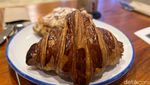 3 Croissant Asal Bali yang Populer di Jakarta, Mana yang Paling Renyah Gurih?