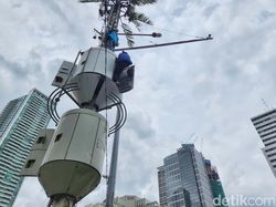 Biar Gaspol! Menara Penguat Sinyal Seluler Ganti Baterai