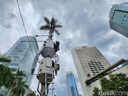 Biar Gaspol! Menara Penguat Sinyal Seluler Ganti Baterai