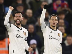 Ten Hag Akui Antony Ribut dengan Bruno Fernandes, tapi...