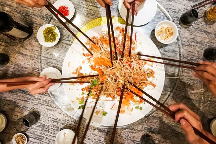 5 Fakta Unik Yee Shang, Sajian Imlek yang Populer di Indonesia