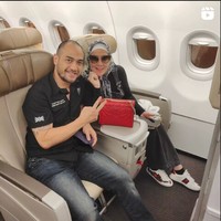 Kerap bepergian bersama setelah menjadi pasangan suami-istri, Venna dan Ferry pun sudah menikmati berbagaii fasilitas mewah. Foto: Instagram/@ferryirawanreal