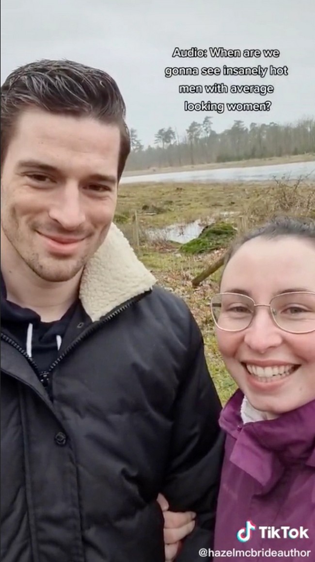 Seorang penulis bernama Hazel McBride viral di TikTok karena pasangannya yang sangat tampan. Wanita tersebut mengakui bahwa pria tersebut terlalu rupawan untuk dirinya yang berpenampilan biasa. Foto: TikTok