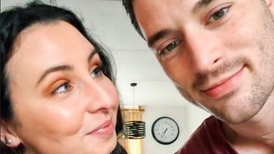 Foto Pasangan Viral, Suami Dianggap Terlalu Tampan, Istri Merasa Bak Kentang
