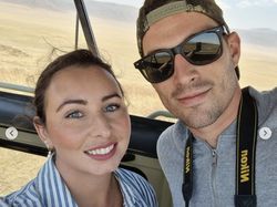 Potret Istri dan Suami Terlalu Tampan yang Viral