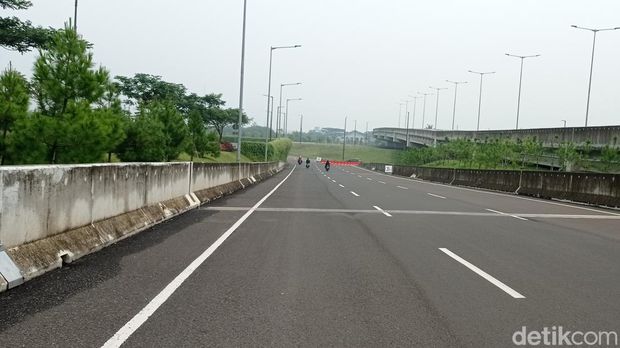 Tim detikJabar mencoba menjajal jalur alternatif menuju Masjid Al Jabbar Bandung, Kamis (19/1/2023).