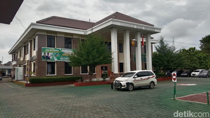 Potret kantor Pengadilan Agama Indramayu yang memutus ratusan permohonan nikah dini, Kamis (19/1/2023).