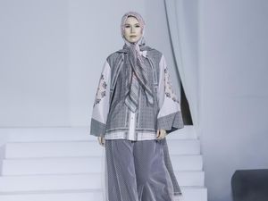 7 Foto Busana Dibuat Pakai Tinta untuk Kulit Sensitif di Jakarta Fashion Trend