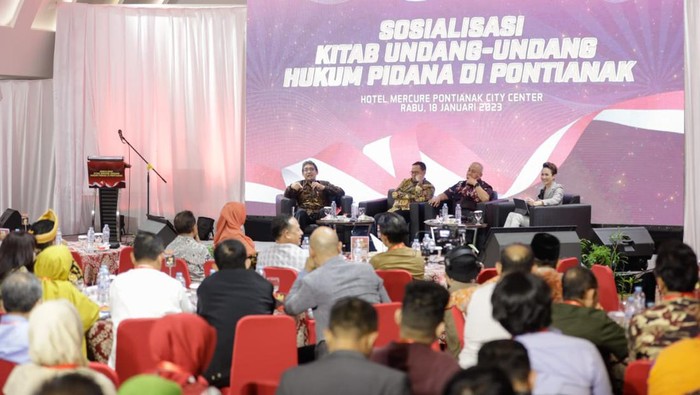 MAHUPIKI Sosialisasi KUHP di Pontianak.