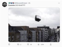 Meme Casemiro Absen Bikin Fans MU Cemas, Arsenal Senang Bukan Kepalang