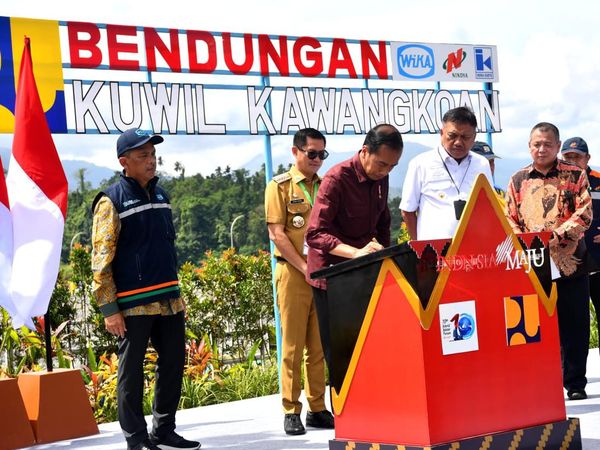 Momen Jokowi Resmikan Bendungan Kuwil Rp 1,9 T