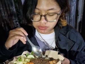 Rahasia Nikmatnya Nasi Minyak, Lemak Bebek di Wajan Dipakai Berulangkali!