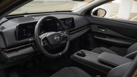 Yang menarik, tentu saja fitur ProPILOT Assist 2.0. Fitur alat bantu pengemudi ini membuat Ariya bisa menjadi mobil semi otonom, yang bisa berjalan sendiri tanpa banyak intervensi dari pengemudi. ProPILOT Assist 2.0 mendukung beberapa fitur, salah satunya memastikan mobil berjalan di jalur yang benar. Foto: Dok. Nissan