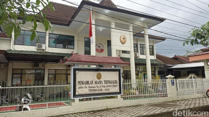 Panitera Muda Hukum Pengadilan Agama (PA) Trenggalek Jimmy Jannatino