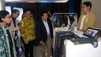 Peluncuran program ini juga diisi dengan bazar UMKM.