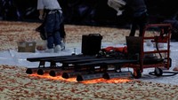 Pizza raksasa ini akan dibagi menjadi lebih dari 68 ribu irisan setelah selesai.  