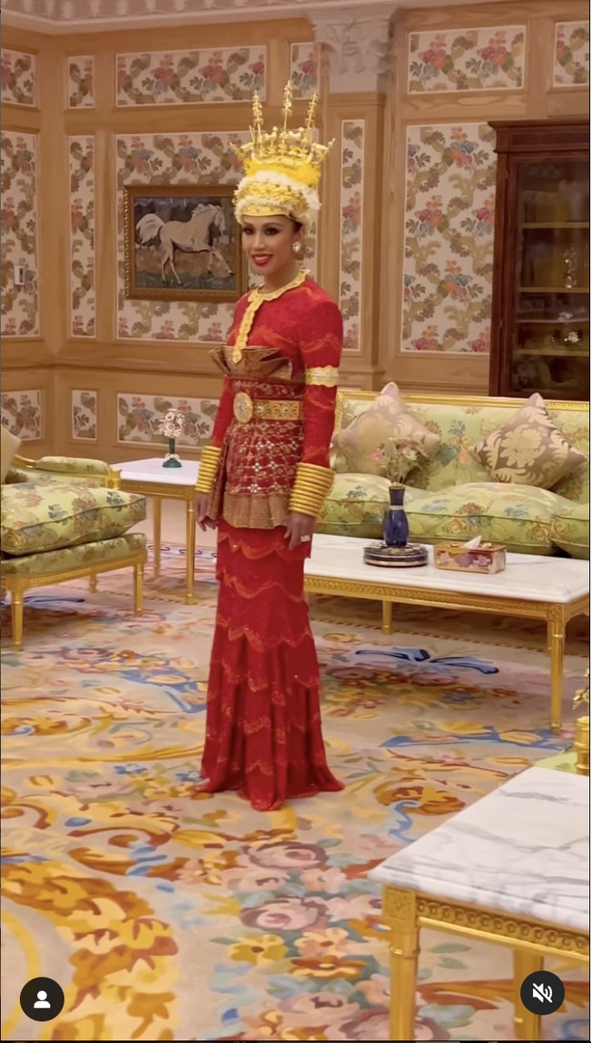 Rangkaian pernikahan Putri Azemah dimulai dengan majlis istiadat bersuruh diraja pada 8 Januari 2023. Dan diakhiri dengan majlis persantapan diraja atau resepsi pernikahan pada 16 Januari 2023. Foto: Dok. Instagram @bernardchandran