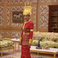 Rangkaian pernikahan Putri Azemah dimulai dengan majlis istiadat bersuruh diraja pada 8 Januari 2023. Dan diakhiri dengan majlis persantapan diraja atau resepsi pernikahan pada 16 Januari 2023. Foto: Dok. Instagram @bernardchandran